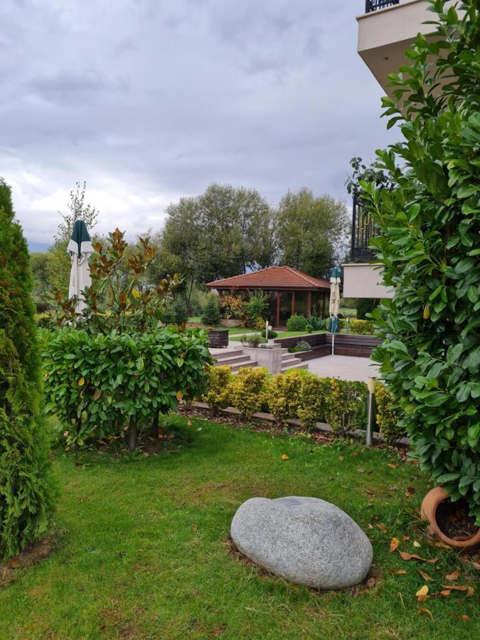 Guesthouse Green Fields 가르멘 외부 사진