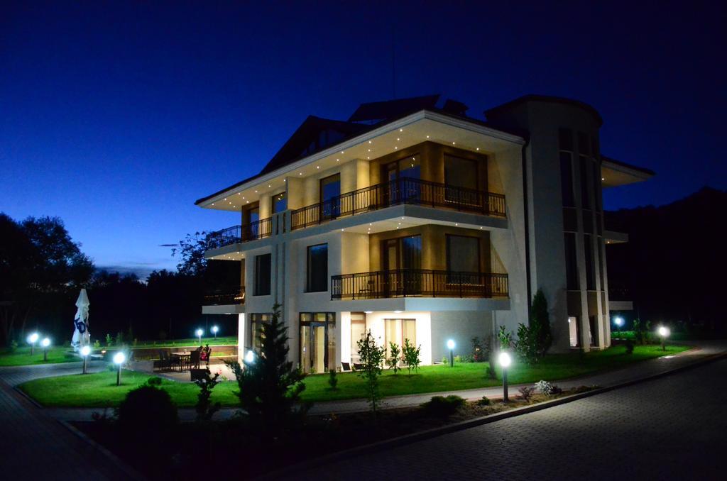 Guesthouse Green Fields 가르멘 외부 사진