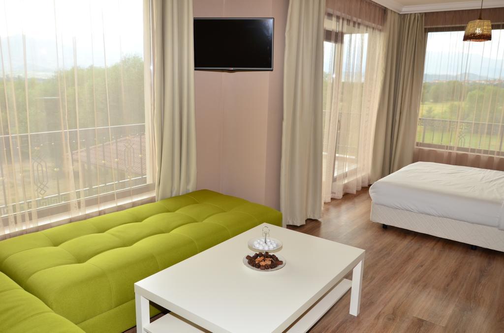 Guesthouse Green Fields 가르멘 외부 사진