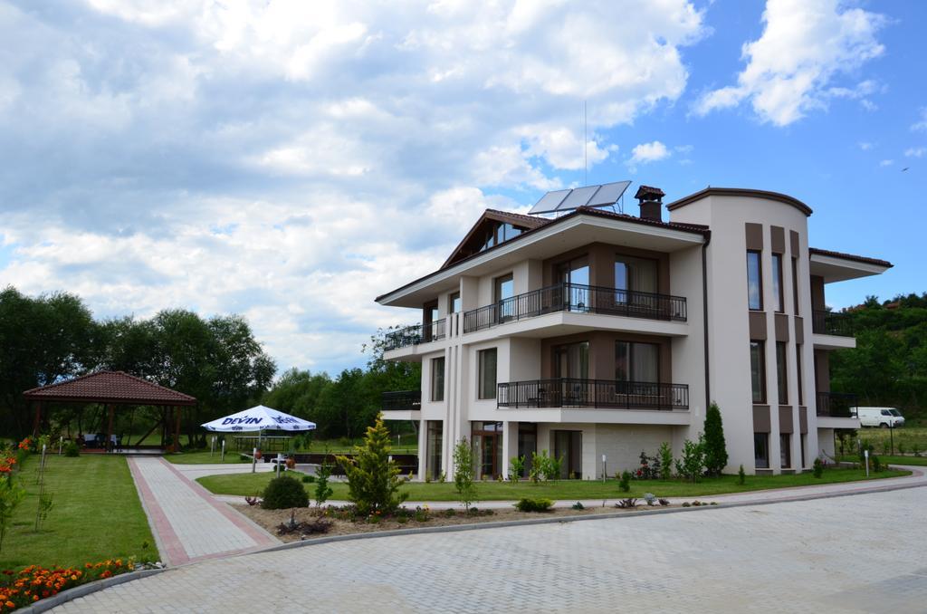 Guesthouse Green Fields 가르멘 외부 사진
